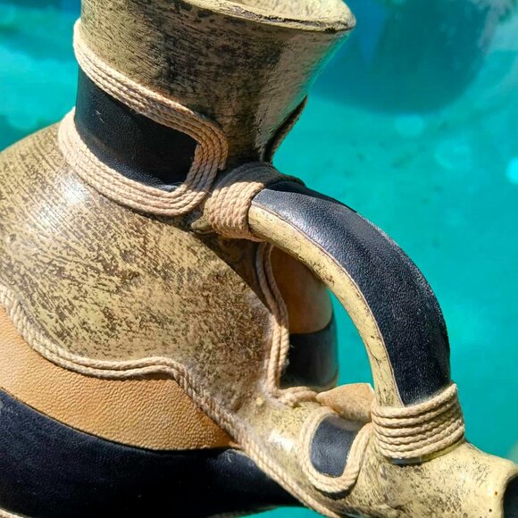Handmade ANXI Chilean Leather and Rattan Wrapped Ceramic Art Pottery Jug - Picture 8 of 12